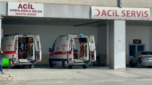 İnönü Caddesinde Otomobil Yayaya Çarptı: 2 Yaralı