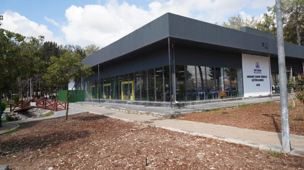 Adıyaman’da Mehmet Sadık Gürsoy Kütüphanesi Hizmete Açıldı