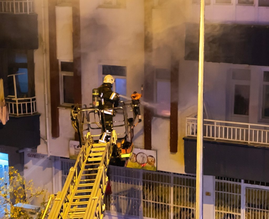 Ataköy Mahallesinde Korkutan Yangın