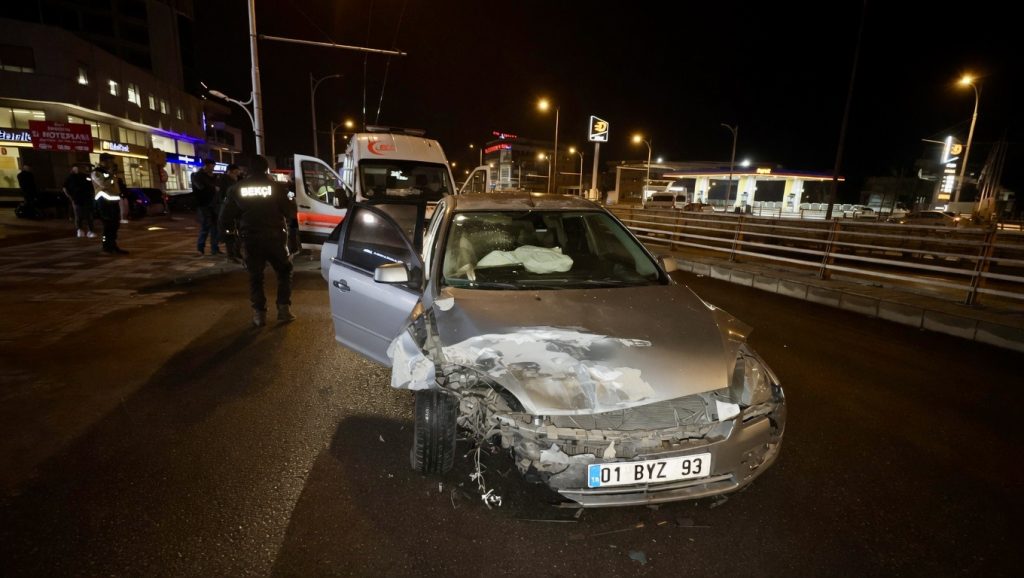 Çevreyolunda İki Araç Çarpıştı; 2 yaralı