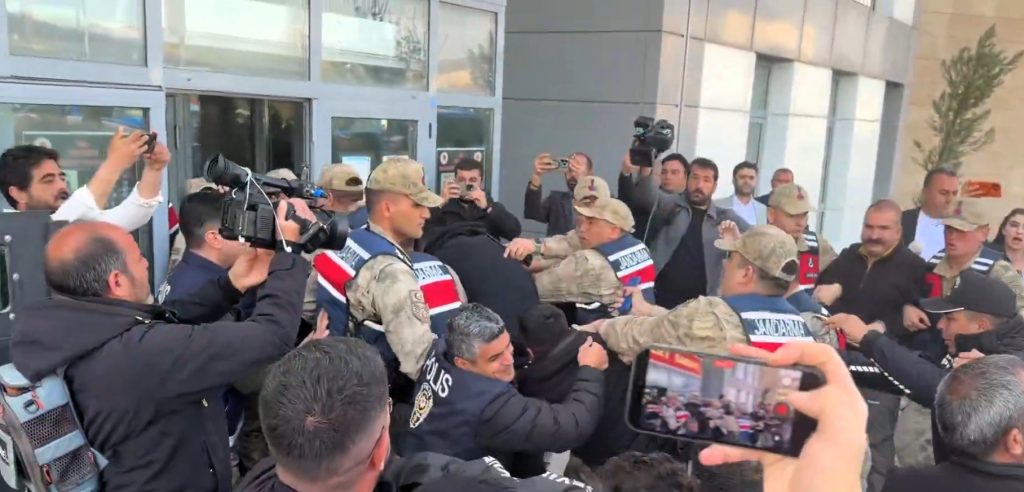 Gülistan Doku Soruşturmasında 7 Şüpheli Adliyeye Sevk Edildi, Girişte Arbede Yaşandı