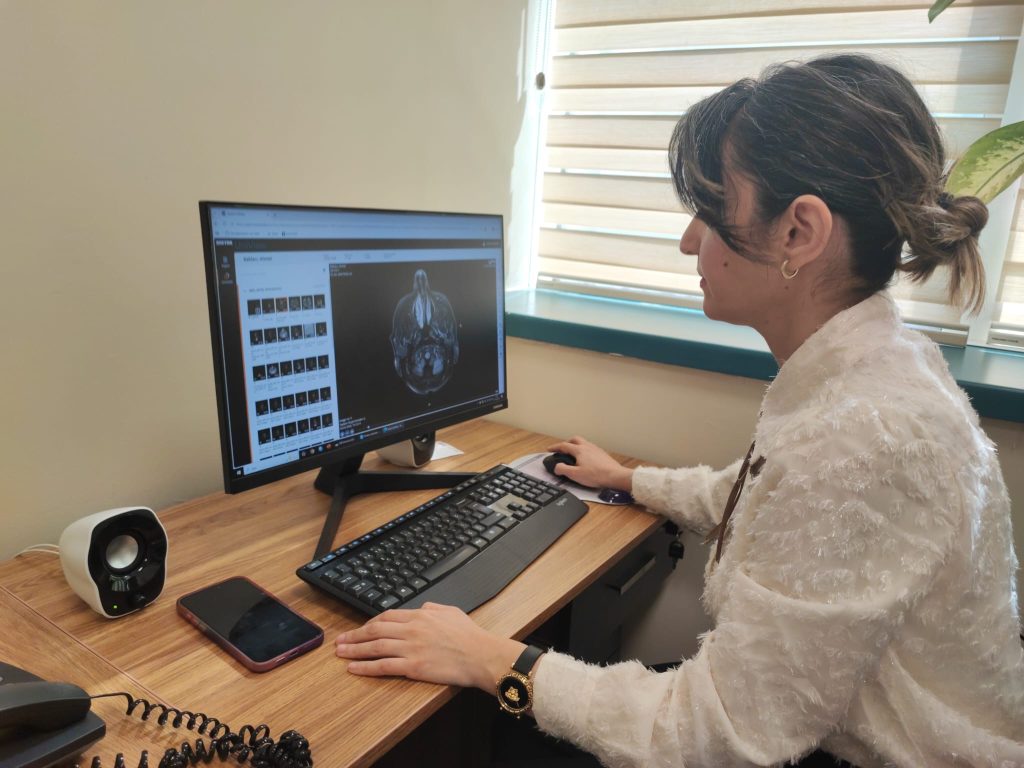 Huzursuz Bacak Sendromu Toplumda Yaygın Görülüyor