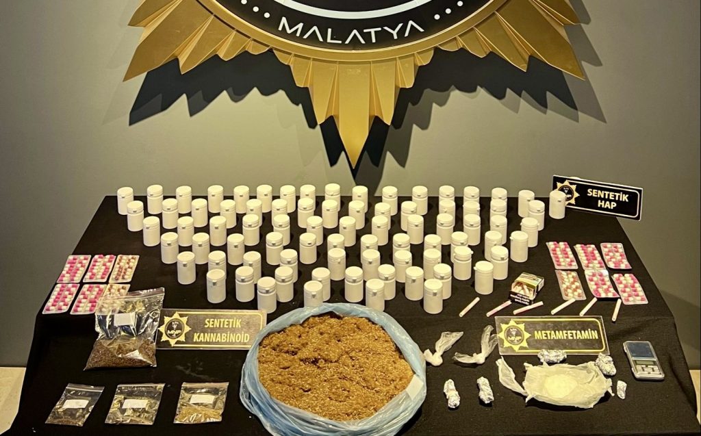 Malatya’da Narkotik Operasyonu: Uyuşturucu Madde Ve Hassas Terazi Ele Geçirildi