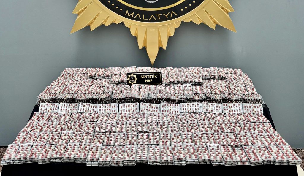 Malatya’da Uyuşturucu Operasyonu: 21 Bin 275 Hap Ele Geçirildi