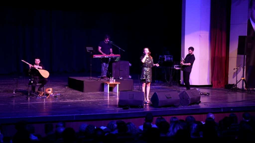 Zeynep Bakşi Karatağ Konserine Yoğun İlgi: Malatyalılar Doyasıya Eğlendi