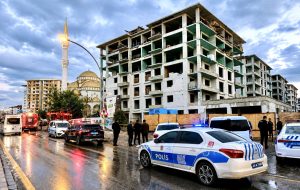 Bayram Öncesi Bir İşçi Eylemi Daha: İnşaatın Çatısına Çıkıp Haklarını Aradılar