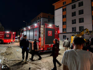 Bayram Öncesi Maaş Eylemi: TOKİ İşçileri Çatıya Çıktı