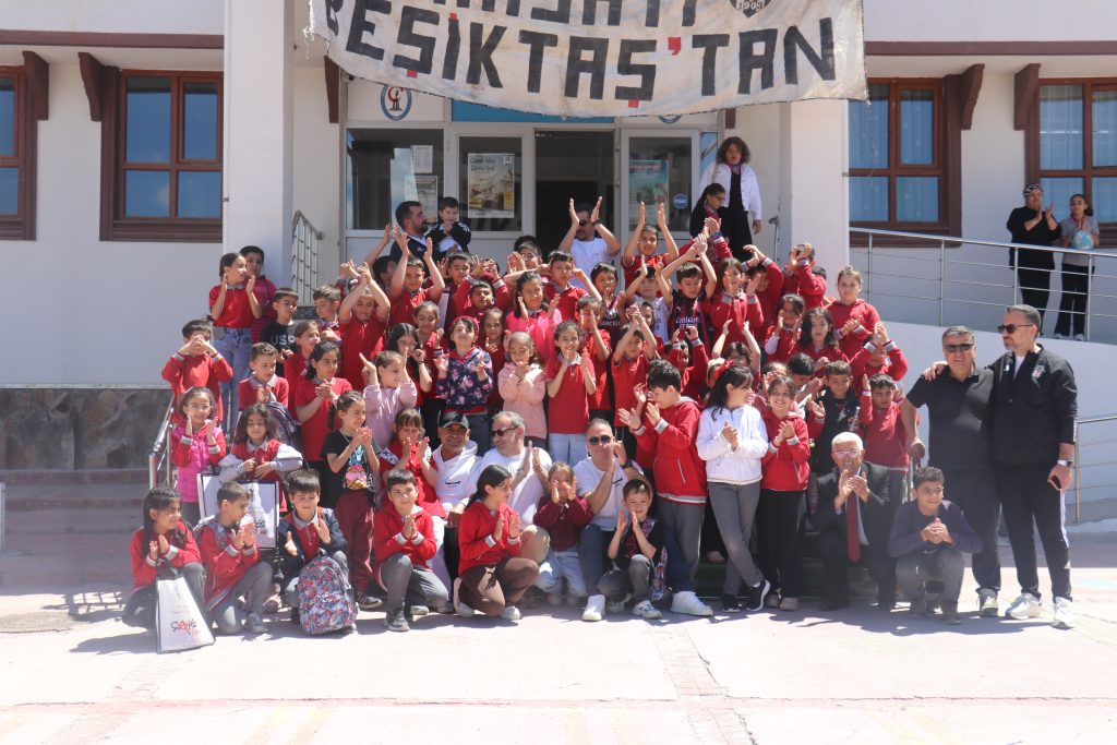 Beşiktaş Taraftarlarından Malatya’da Çocuklara Moral Desteği
