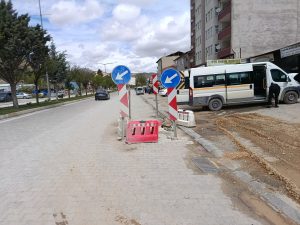D-300 Karayolu’nda Bitmeyen Çalışma Tepki Çekiyor