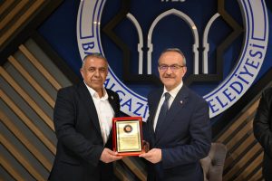 Malatya Valisi Seddar Yavuz’a Muhtarlardan “Asrın Valisi” Ödülü