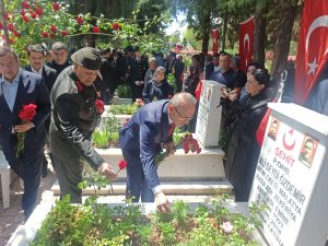 Malatya’da Arife Günü Şehitlikte Duygu Dolu Ziyaret