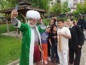 Nasreddin Hoca’dan, Deprem Korkusu Yaşayan Çocuklara Moral