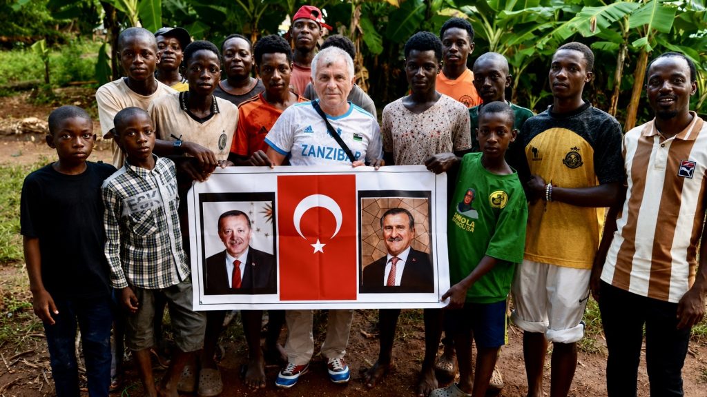Pütürge Gençlik Merkezi Tanzanya’da Gönül Köprüsü Kurdu