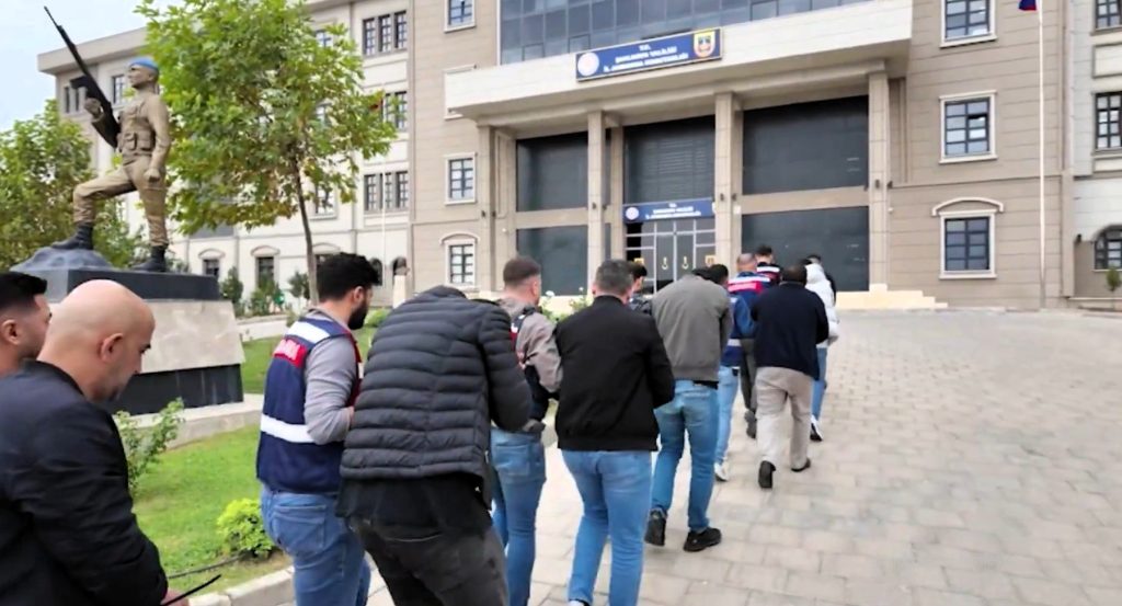 Şanlıurfa merkezli 21 ilde yasa dışı bahis operasyonu: 61 şüpheli yakalandı