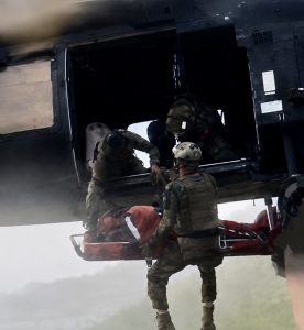 Mahsur Kalan Vatandaş Askeri Helikopterle Kurtarıldı