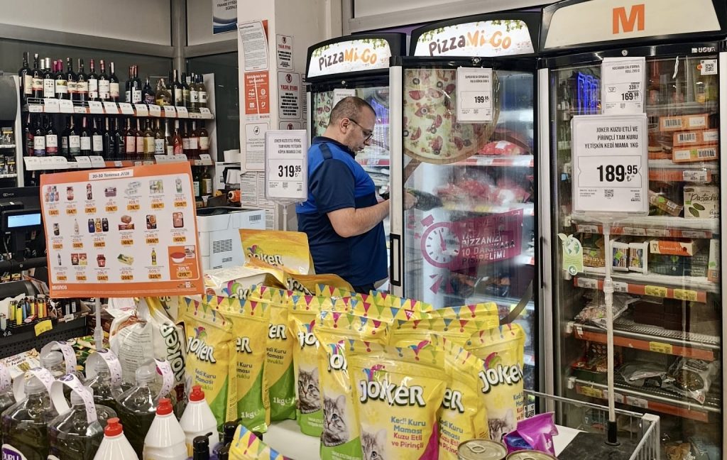 Battalgazi Zabıtasından Marketlerde Son Tüketim Tarihi Denetimi
