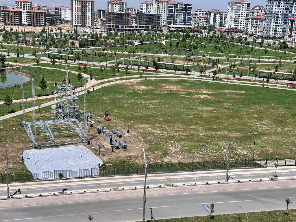 Festivalin Kalbi 100. Yıl Kent Parkı’nda Atacak! Dev Sahne Kuruluyor