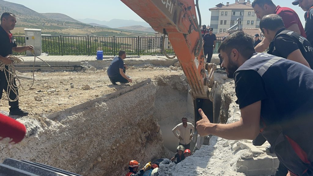 İkizce Deprem Konutlarında Göçük: 2 İşçi Hayatını Kaybetti