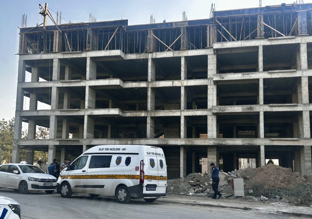 Malatya’da İnşaattan Düşen İşçi Ağır Yaralandı