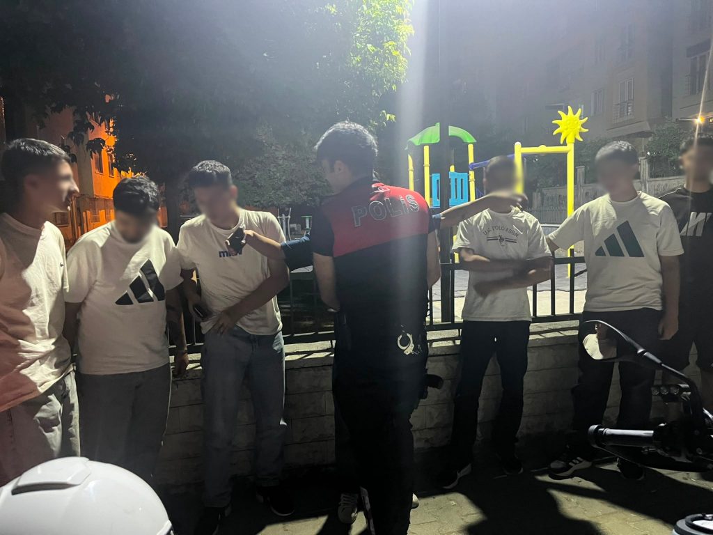 Malatya’da Park ve Bahçelerde Denetim: Aranan Şahıs Yakalandı