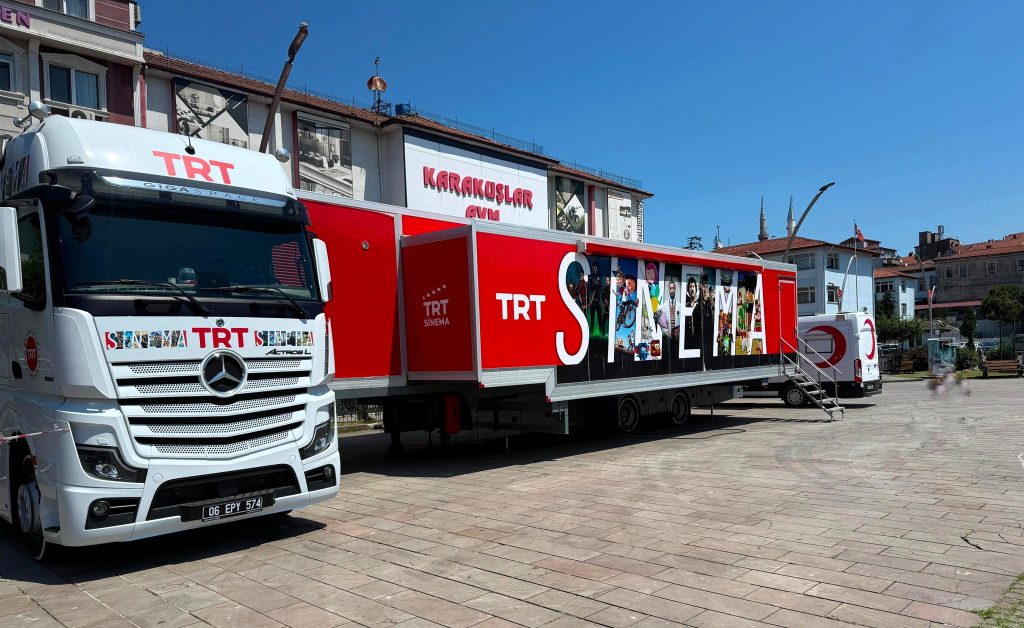 TRT Sinema Tırı Malatya’da Çocuklarla Buluşacak