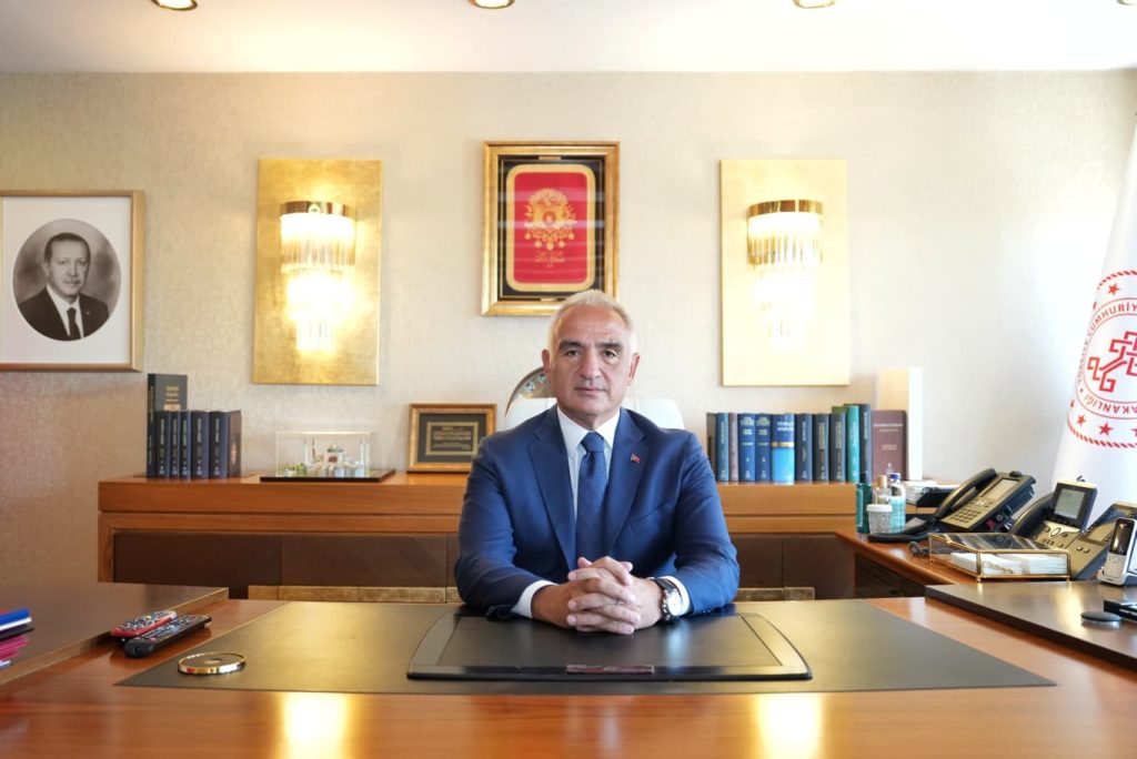 Bakan Ersoy: “Sinemanın Birleştirici Gücünü Türkiye’nin Dört Bir Yanında Yeniden Hissedeceğiz”