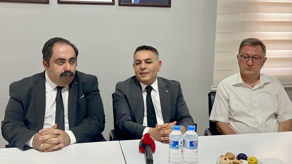 Sadıkoğlu’ndan YENİ Parti’ye ziyaret: “İftirayla Değil, Projelerimizle Konuşuyoruz”